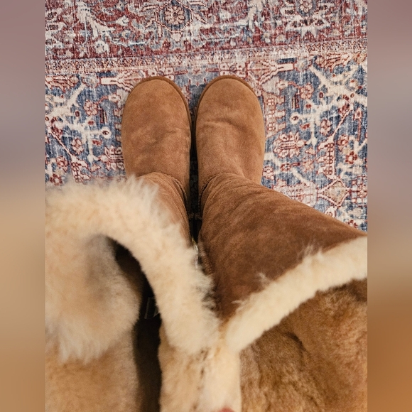 NWOT 🌟 UGG WOMEN'S BAILEY BUTTON TRIPLET II BOOT - Size 9 - Picture 4 of 11